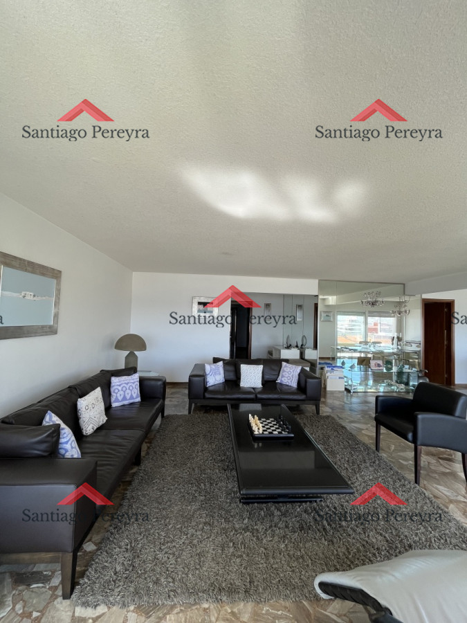 Apartamento ID.14562 - 4 Dormitorios frente al mar