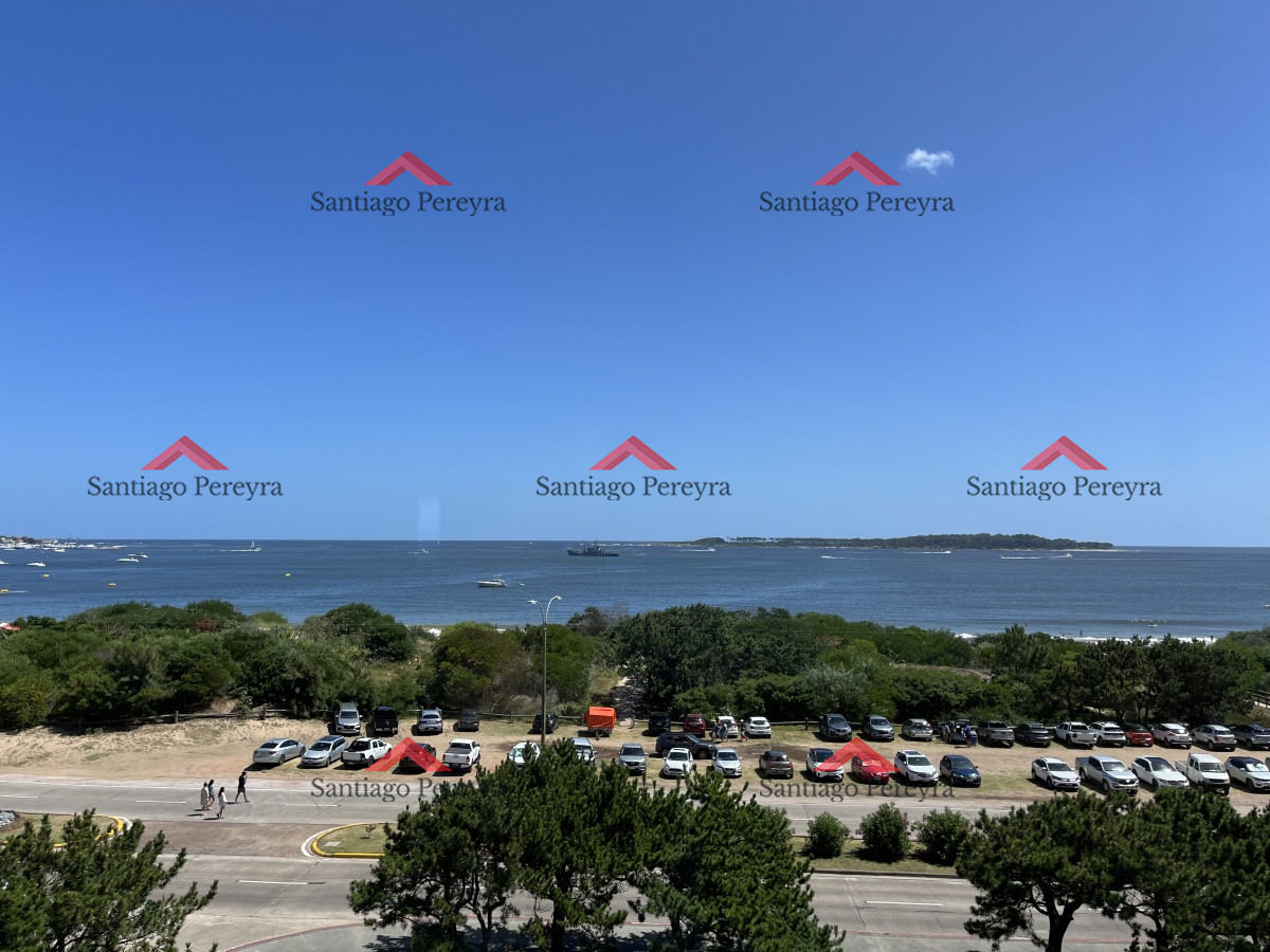 Apartamento ID.15008 - Venta 3 dormtorios más servicios - Frente al mar