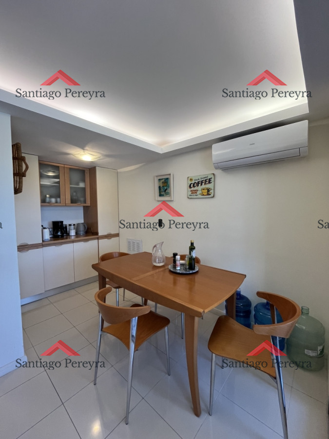 Apartamento ID.15008 - Venta 3 dormtorios más servicios - Frente al mar