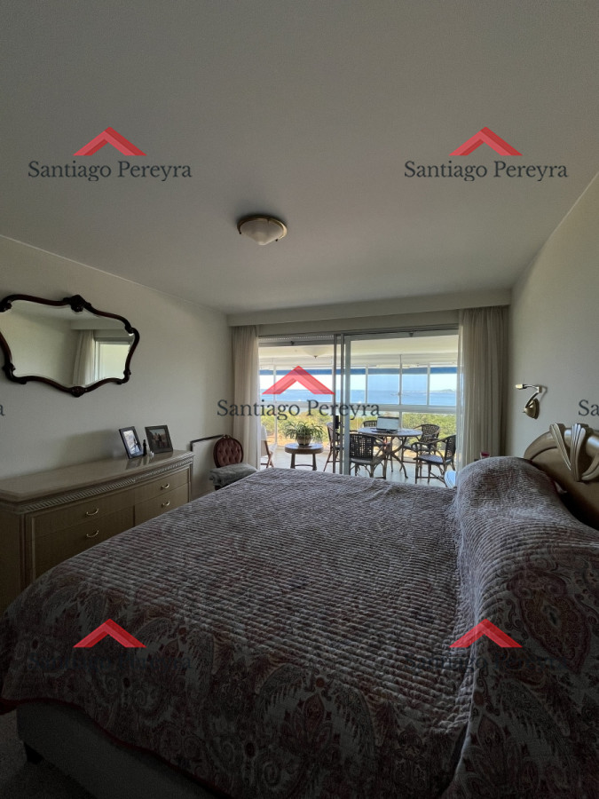 Apartamento ID.15008 - Venta 3 dormtorios más servicios - Frente al mar