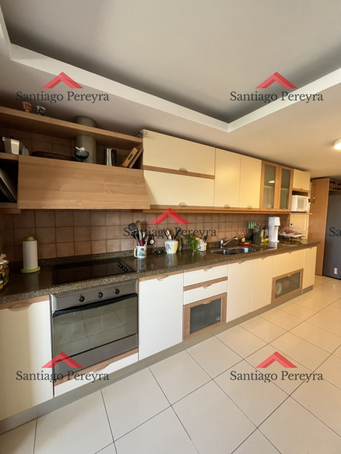 Apartamento ID.15008 - Venta 3 dormtorios más servicios - Frente al mar
