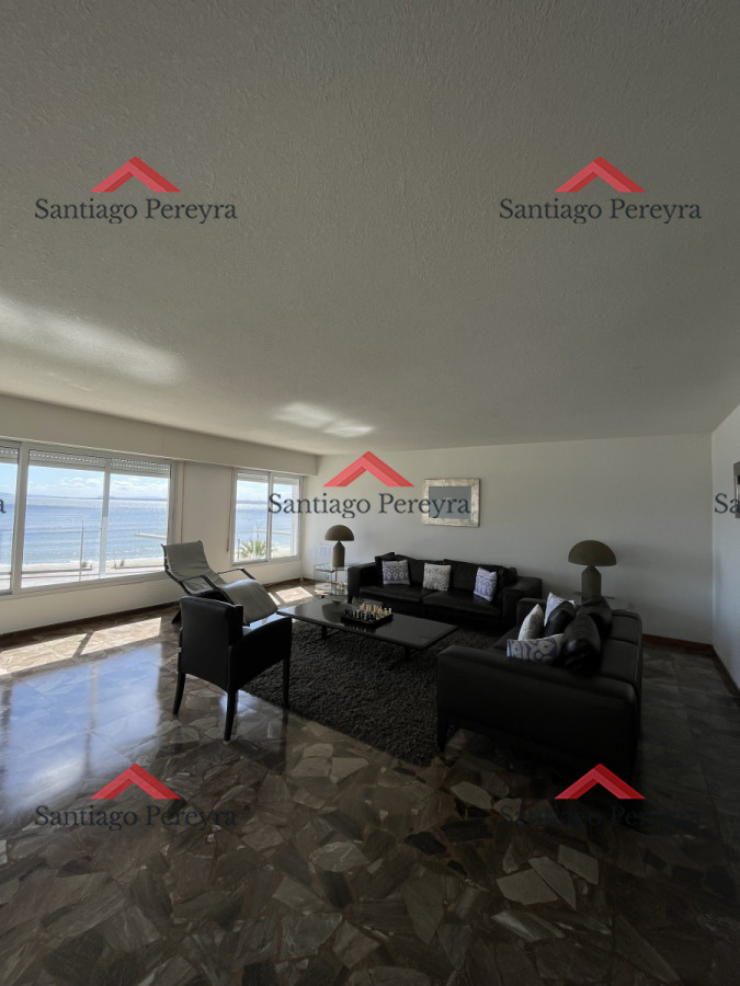 Apartamento ID.14562 - 4 Dormitorios frente al mar