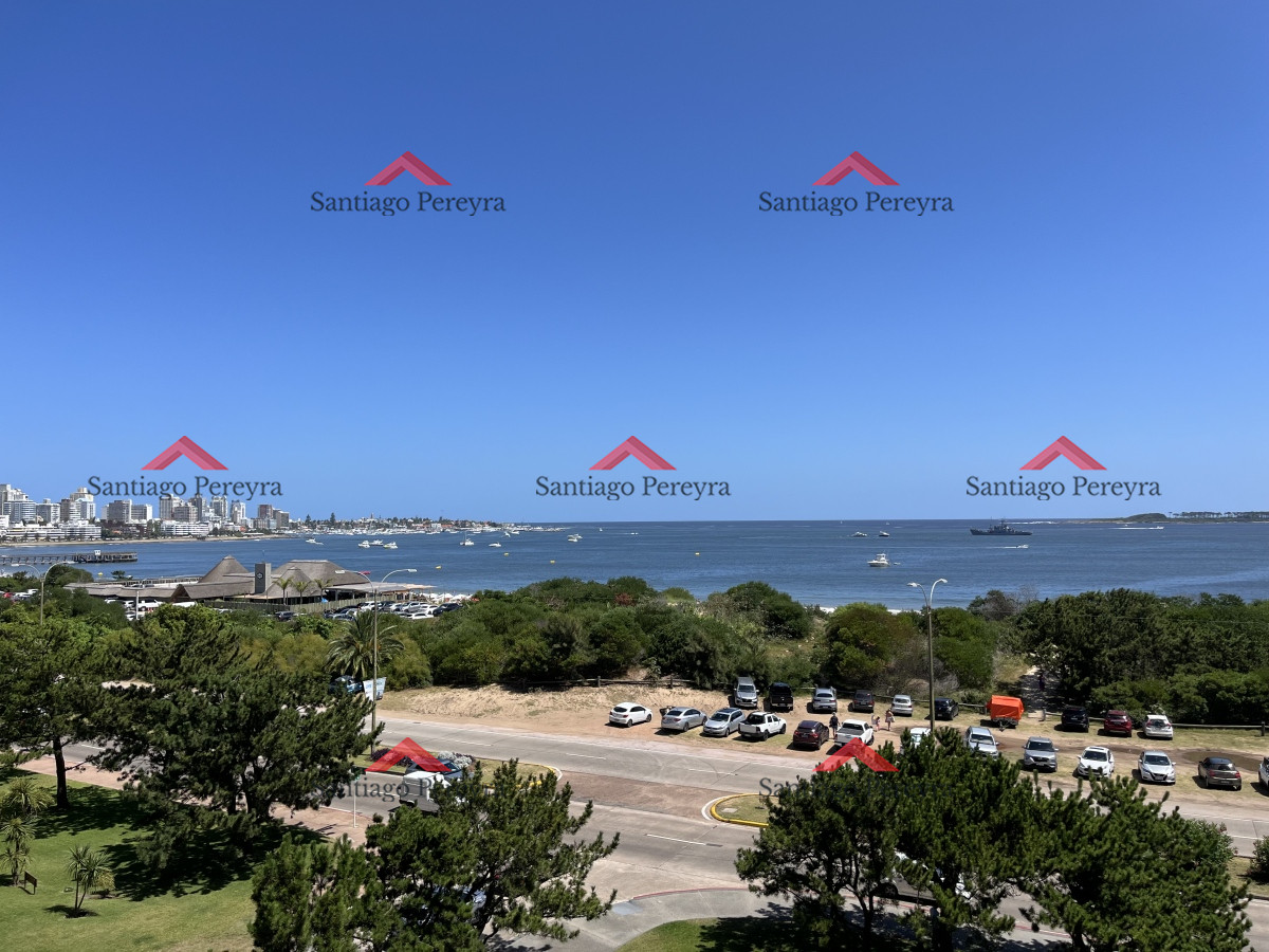 Apartamento ID.15008 - Venta 3 dormtorios más servicios - Frente al mar
