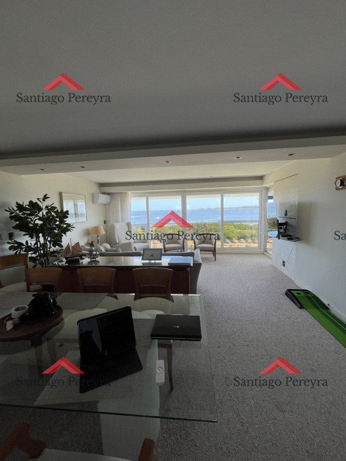 Apartamento ID.15008 - Venta 3 dormtorios más servicios - Frente al mar