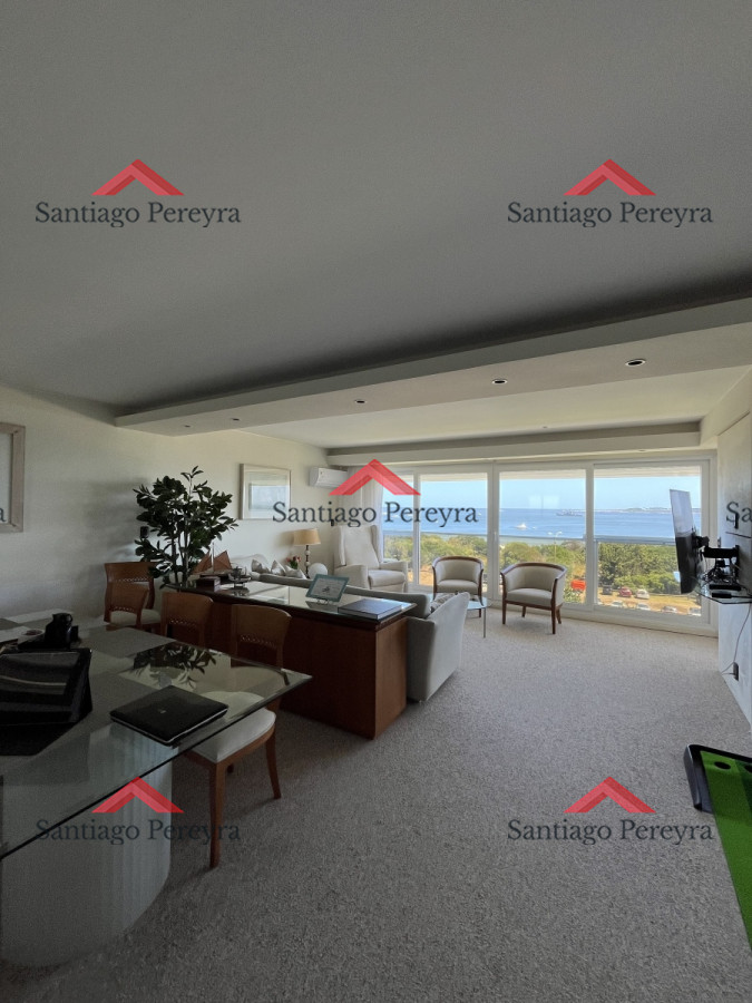 Apartamento ID.15008 - Venta 3 dormtorios más servicios - Frente al mar