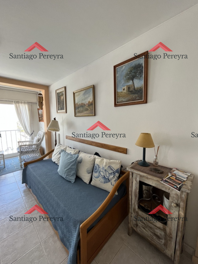 Apartamento ID.6801 - A pasos del Puerto y a metros de la plaza Artigas
