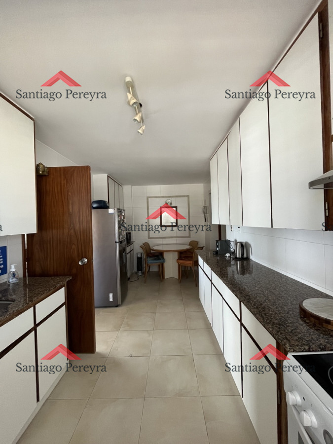 Apartamento ID.14562 - 4 Dormitorios frente al mar