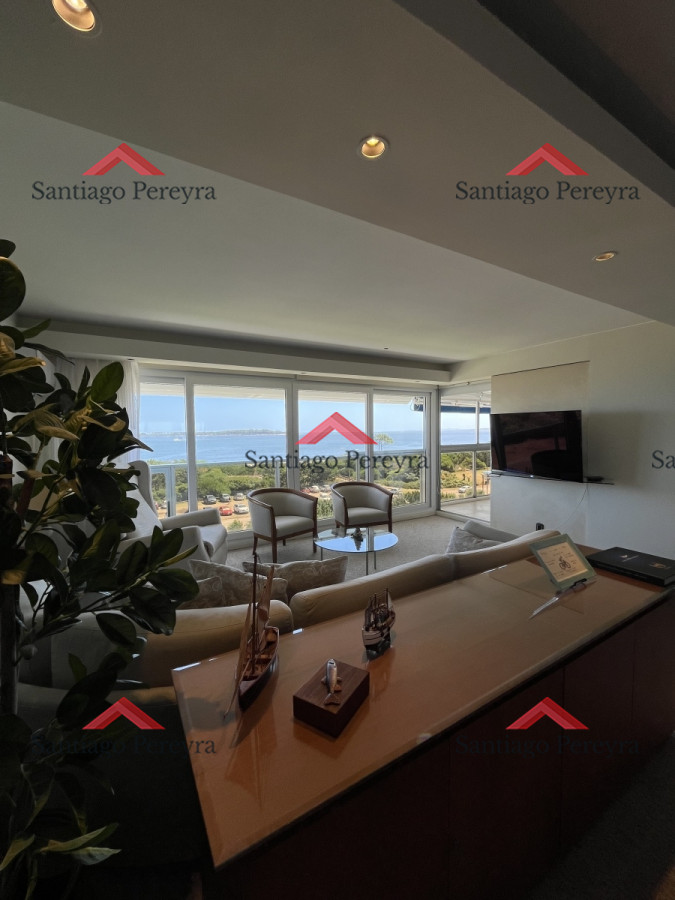 Apartamento ID.15008 - Venta 3 dormtorios más servicios - Frente al mar
