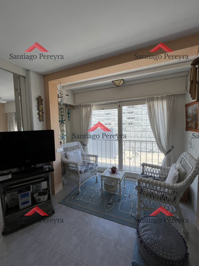 Apartamento ID.6801 - A pasos del Puerto y a metros de la plaza Artigas