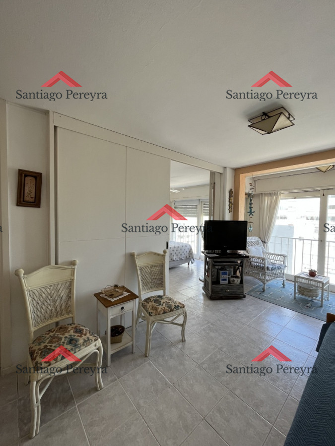 Apartamento ID.6801 - A pasos del Puerto y a metros de la plaza Artigas