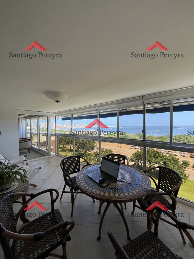 Apartamento ID.15008 - Venta 3 dormtorios más servicios - Frente al mar