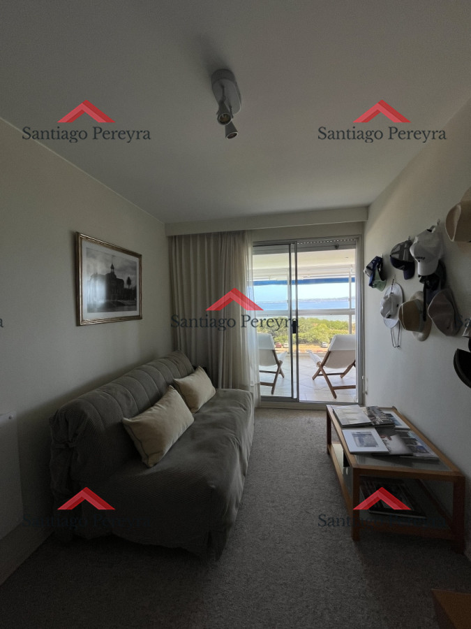 Apartamento ID.15008 - Venta 3 dormtorios más servicios - Frente al mar