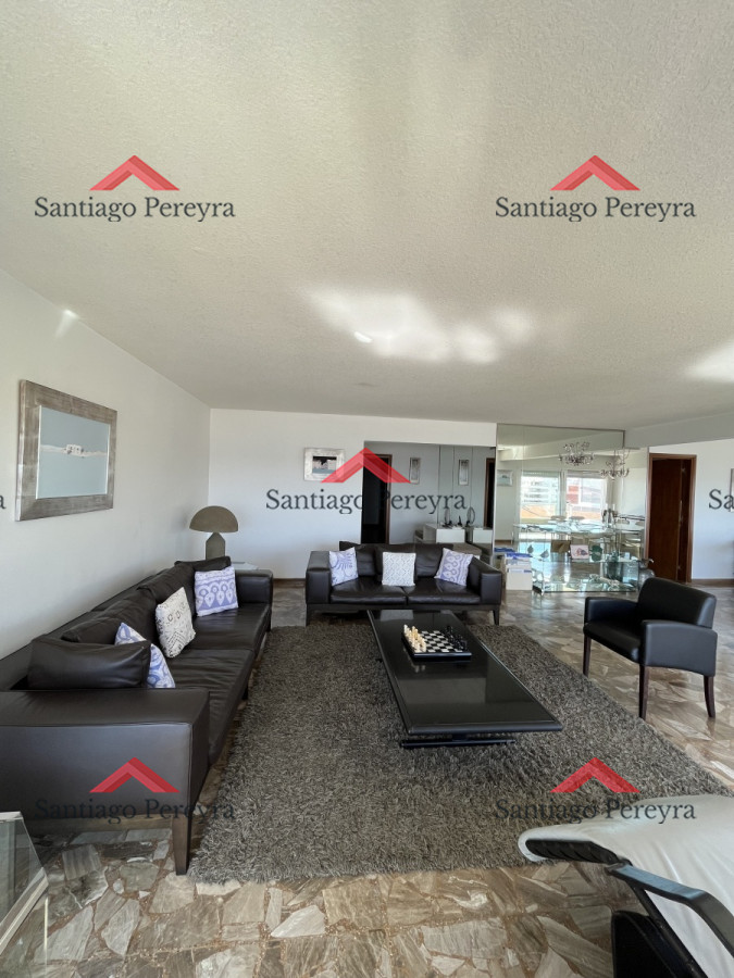 Apartamento ID.14562 - 4 Dormitorios frente al mar