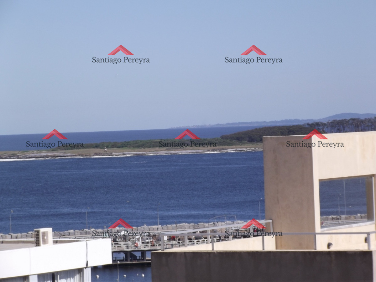 Apartamento ID.6801 - A pasos del Puerto y a metros de la plaza Artigas