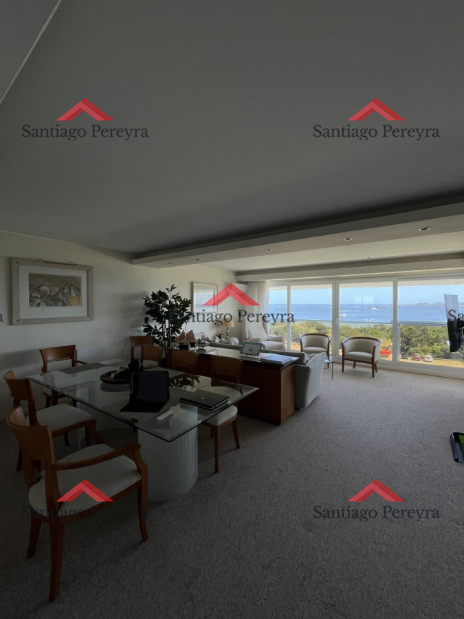 Apartamento ID.15008 - Venta 3 dormtorios más servicios - Frente al mar
