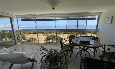 Venta 3 dormtorios más servicios - Frente al mar