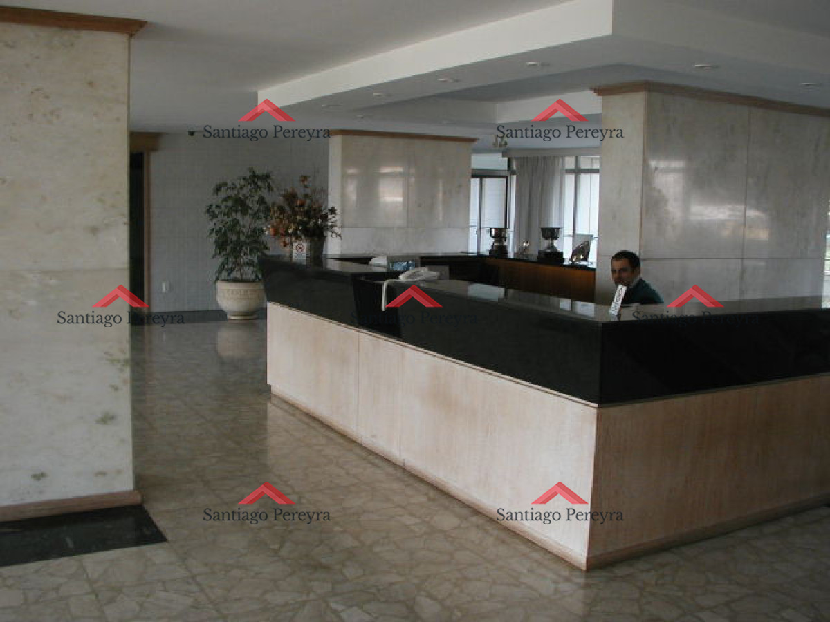 Apartamento ID.15008 - Venta 3 dormtorios más servicios - Frente al mar