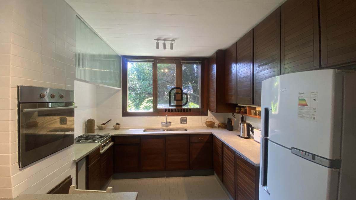 Casa ID.1438 - Casa alquiler 5 dormitorios en San Rafael