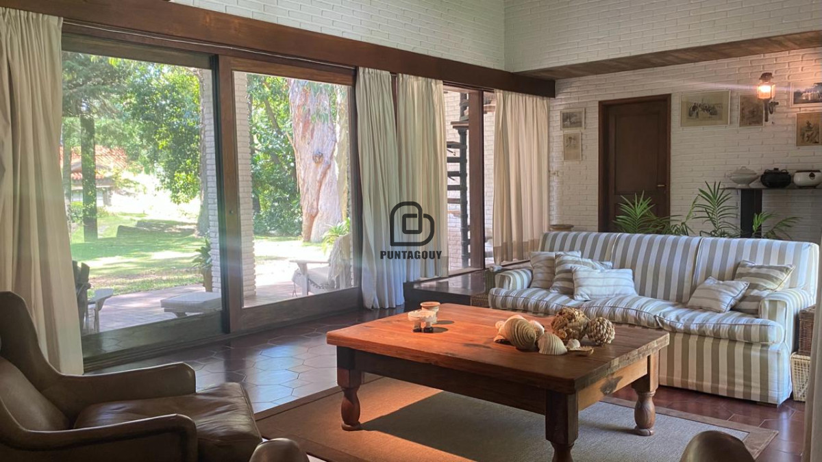 Casa ID.1438 - Casa alquiler 5 dormitorios en San Rafael