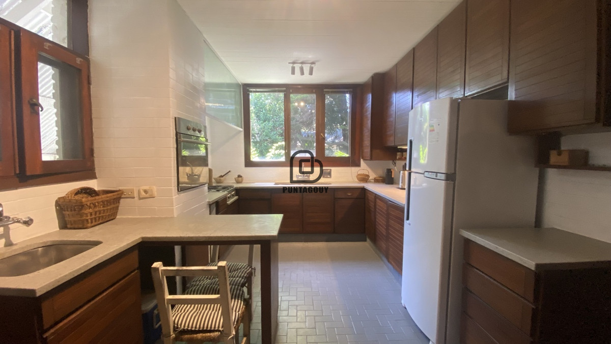 Casa ID.1438 - Casa alquiler 5 dormitorios en San Rafael