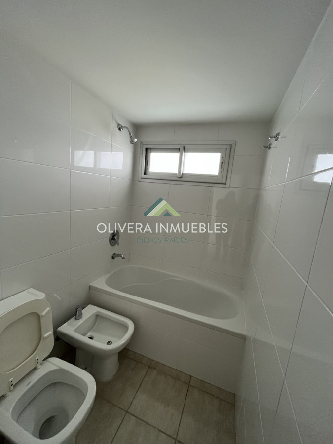 Apartamento ID.11755 - Apartamento de 3 dormitorios.Terraza con vista al mar.