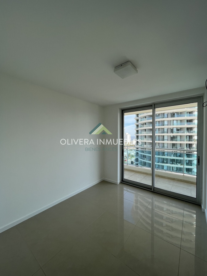 Apartamento ID.11755 - Apartamento de 3 dormitorios.Terraza con vista al mar.