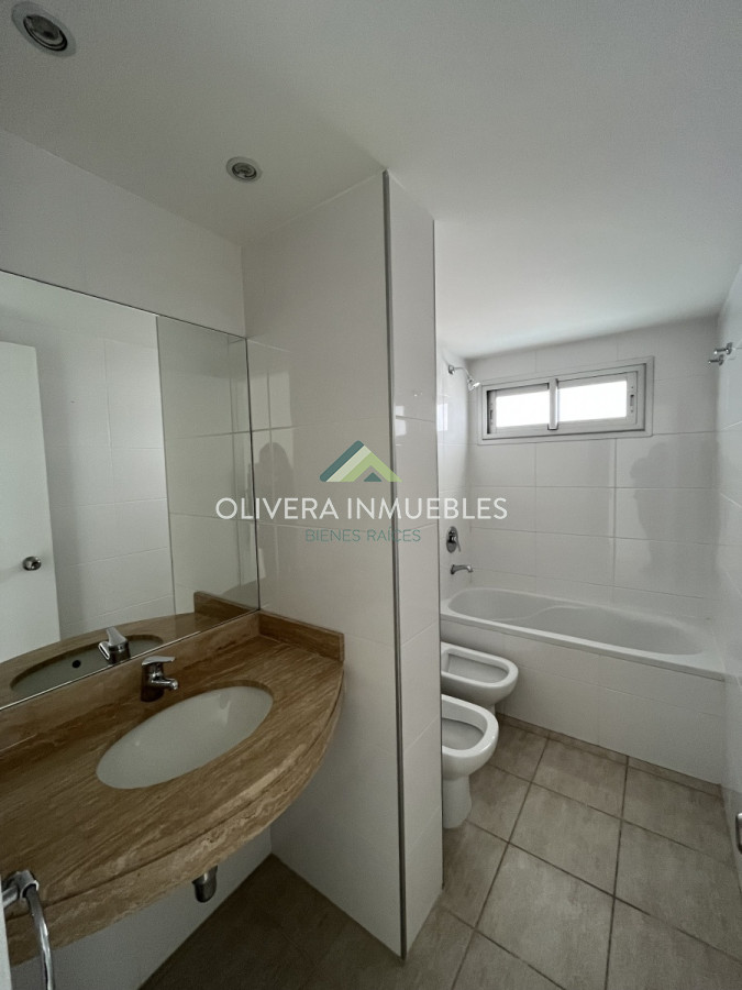 Apartamento ID.11755 - Apartamento de 3 dormitorios.Terraza con vista al mar.