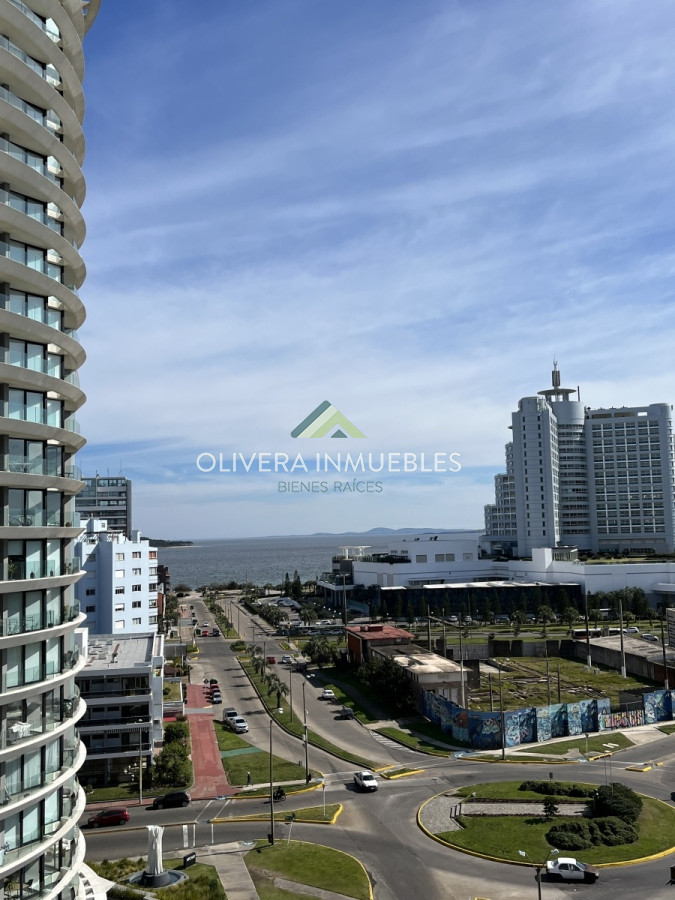 Apartamento ID.11755 - Apartamento de 3 dormitorios.Terraza con vista al mar.