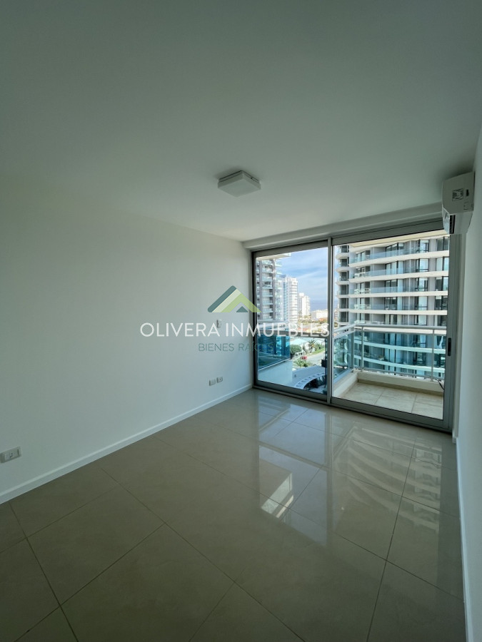 Apartamento ID.11755 - Apartamento de 3 dormitorios.Terraza con vista al mar.