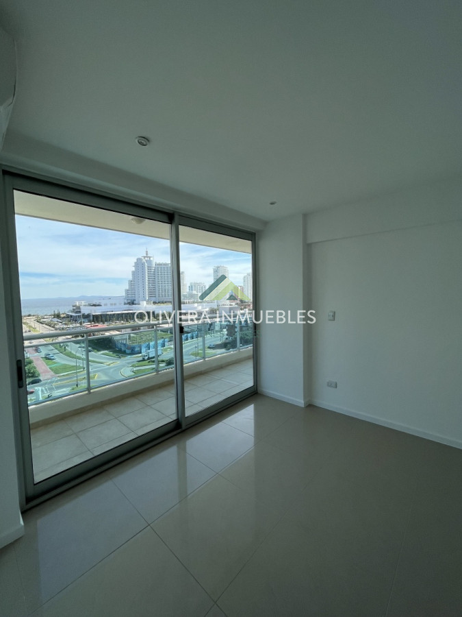 Apartamento ID.11755 - Apartamento de 3 dormitorios.Terraza con vista al mar.