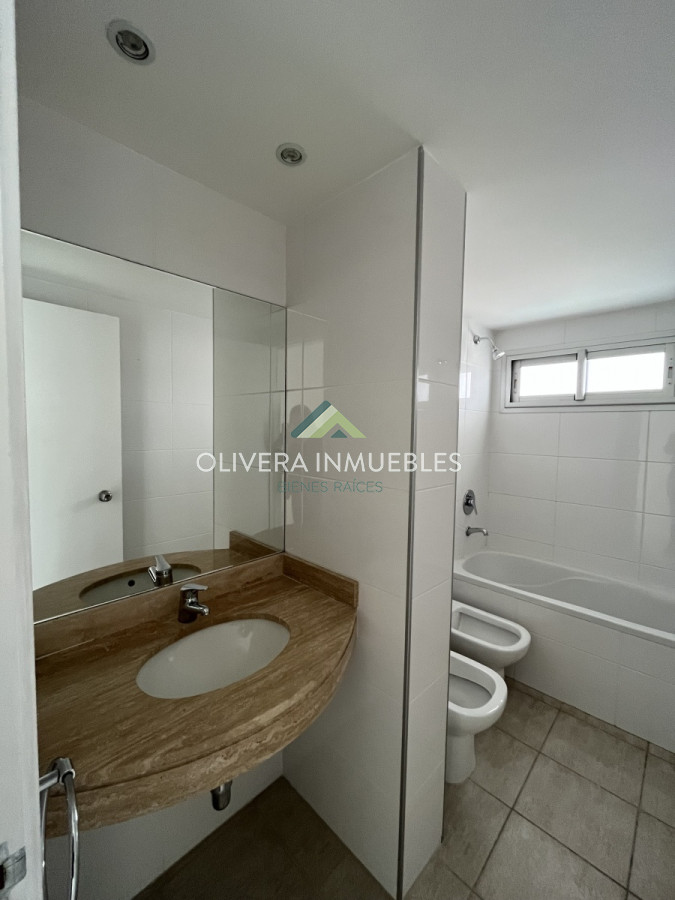 Apartamento ID.11755 - Apartamento de 3 dormitorios.Terraza con vista al mar.