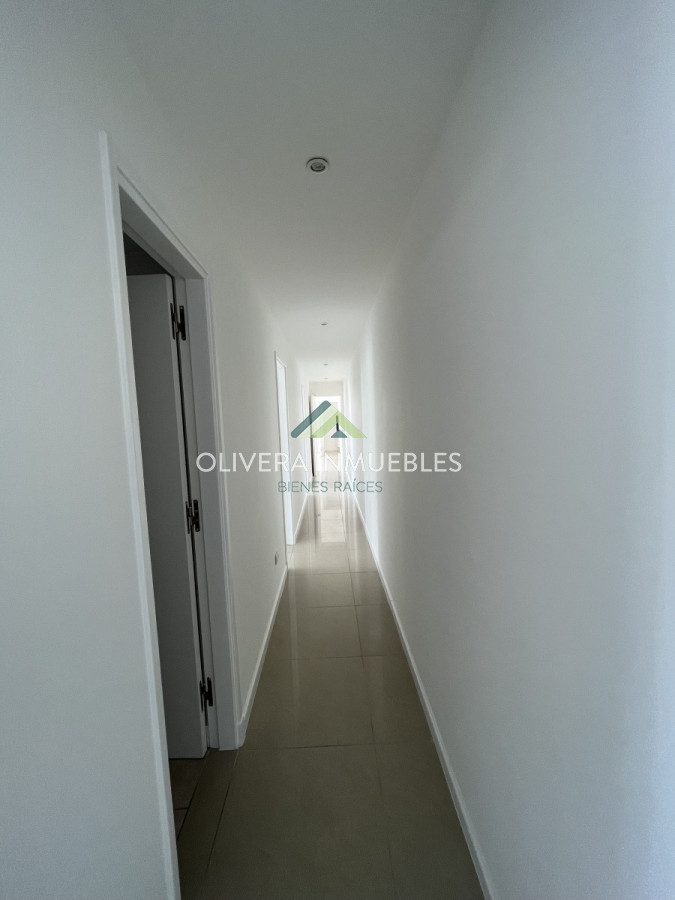 Apartamento ID.11755 - Apartamento de 3 dormitorios.Terraza con vista al mar.