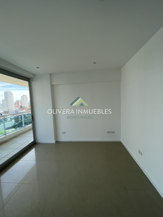 Apartamento ID.11755 - Apartamento de 3 dormitorios.Terraza con vista al mar.