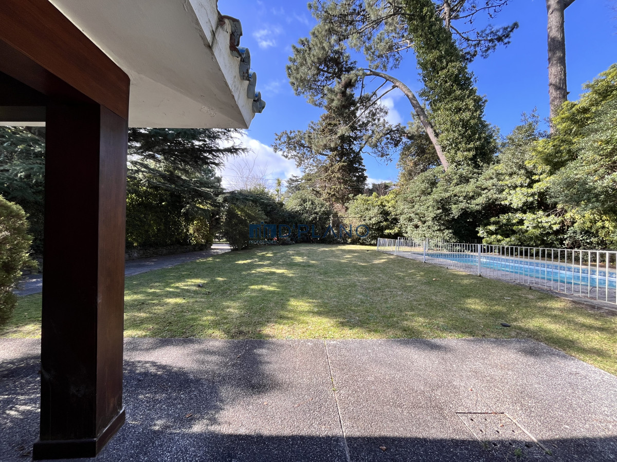 Casa ID.161 - VENTA CASA DE 5 DORMITORIOS EN PLAYA  MANSA PUNTA DEL ESTE