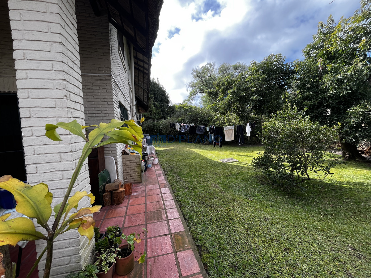 Casa ID.164 - VENTA CASA DE 5 DORMITORIOS BARRIO MONACO 