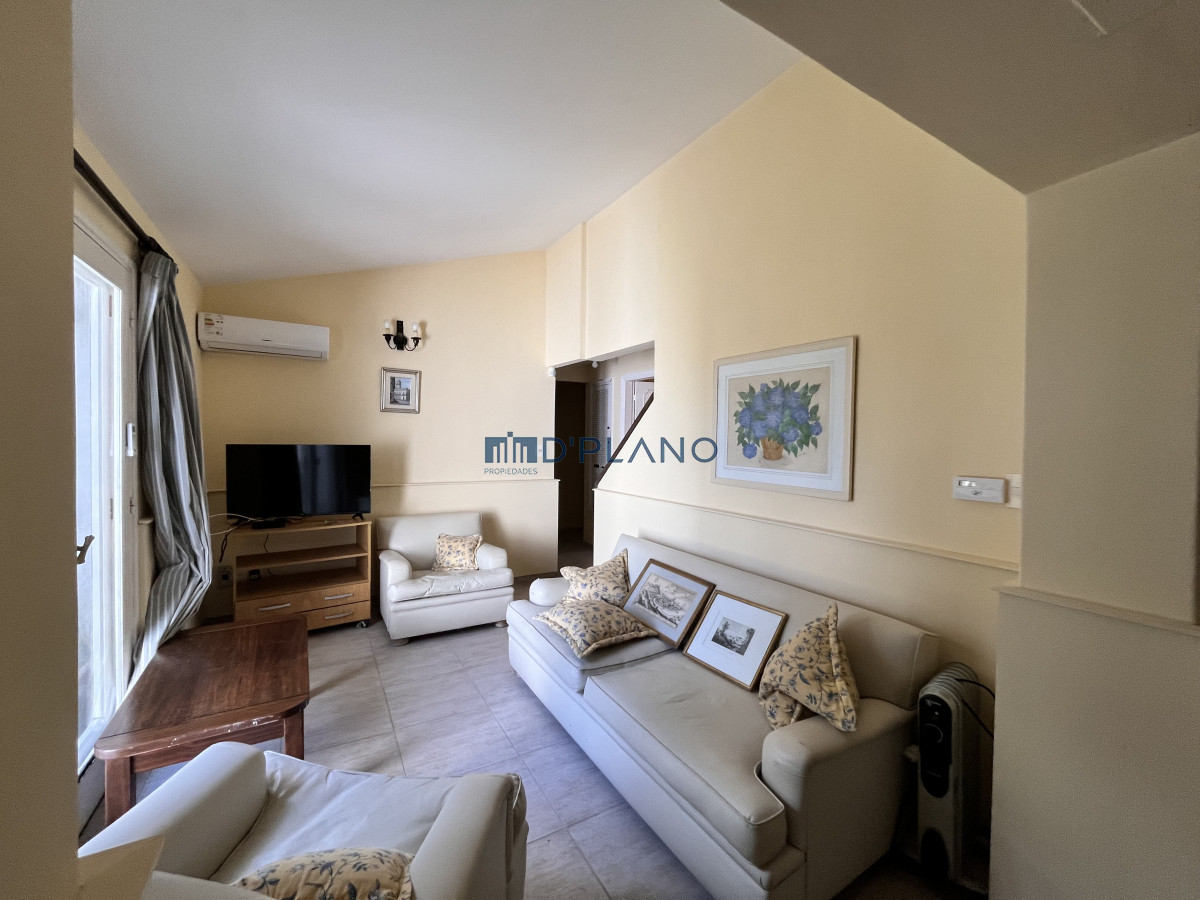 Casa ID.161 - VENTA CASA DE 5 DORMITORIOS EN PLAYA  MANSA PUNTA DEL ESTE