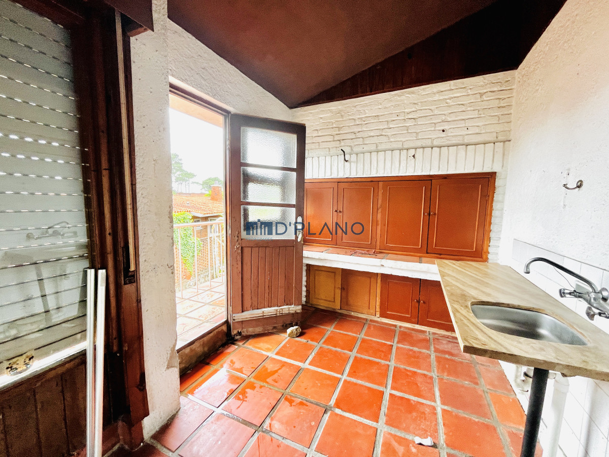 Casa ID.162 - VENTA DE CASA CON DOS DEPARTAMENTOS