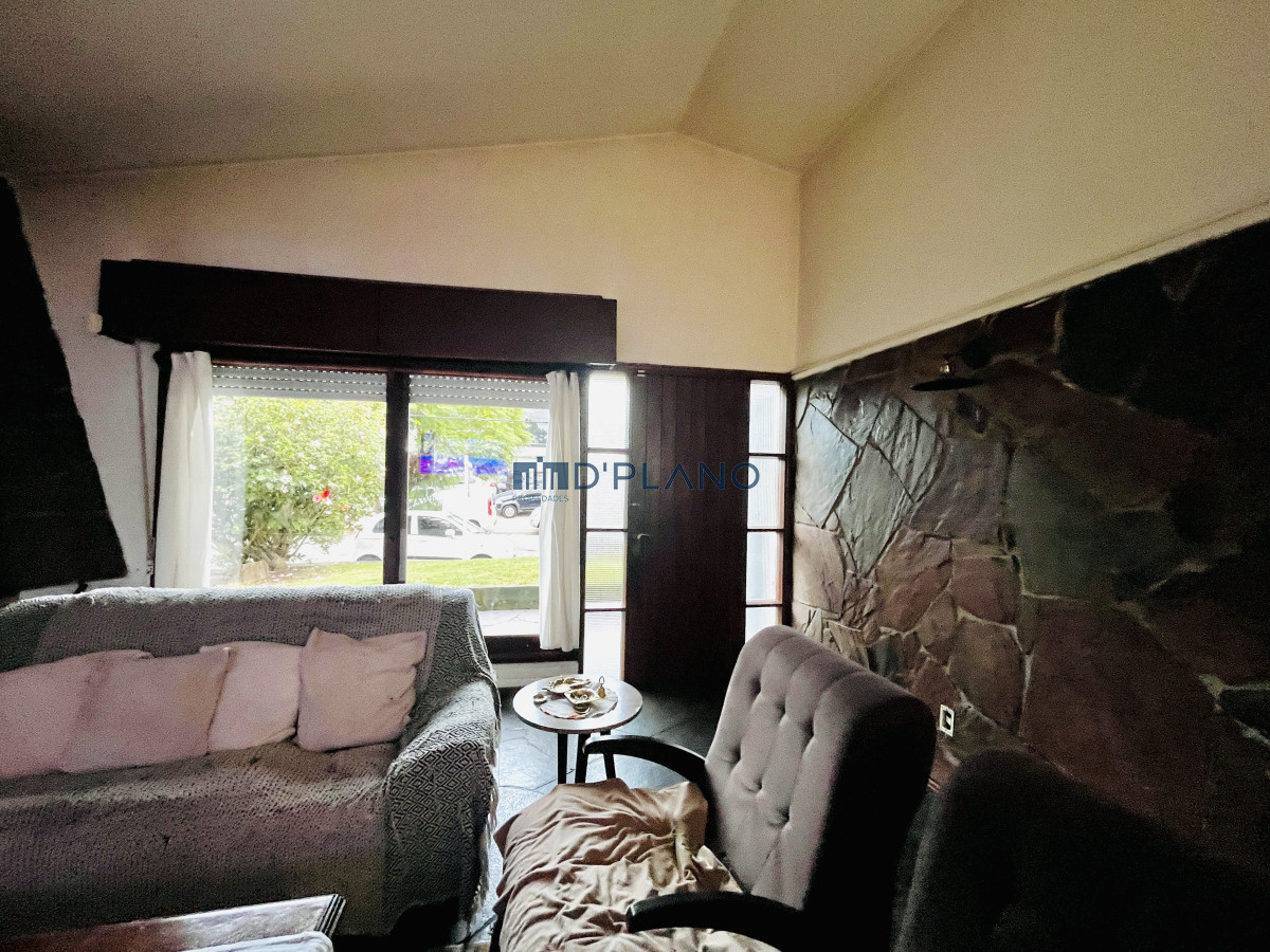 Casa ID.162 - VENTA DE CASA CON DOS DEPARTAMENTOS