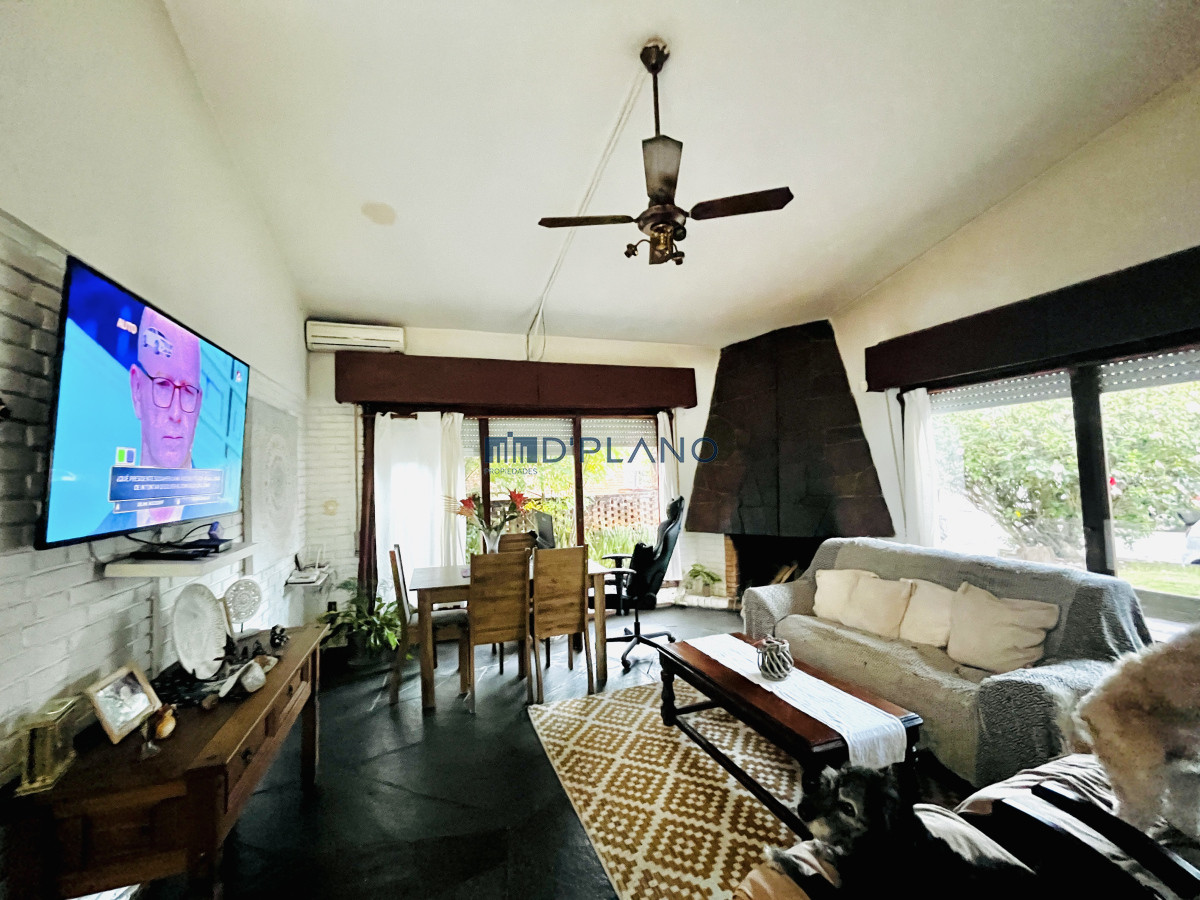 Casa ID.162 - VENTA DE CASA CON DOS DEPARTAMENTOS