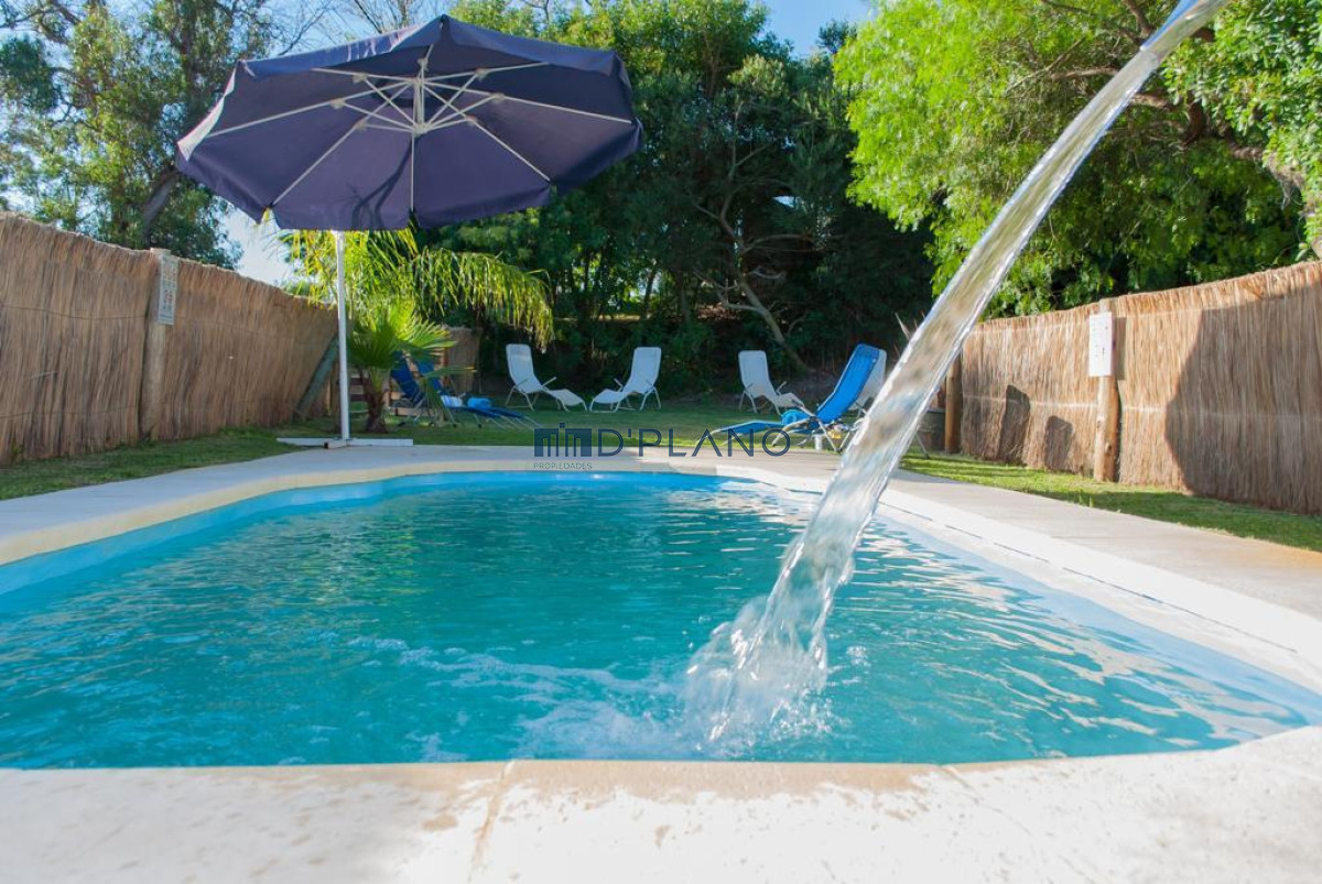 Casa ID.160 - VENTA COMPLEJO DE 7 BUNGALOWS BELLO HORIZONTE A PASOS DEL MAR