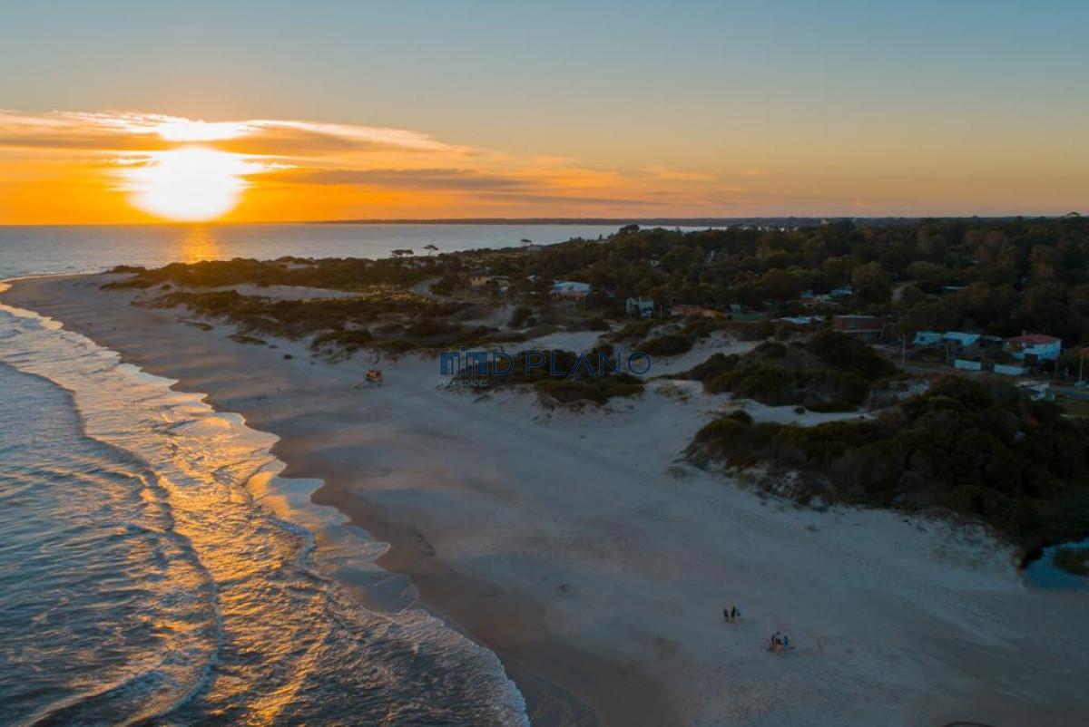 Casa ID.160 - VENTA COMPLEJO DE 7 BUNGALOWS BELLO HORIZONTE A PASOS DEL MAR