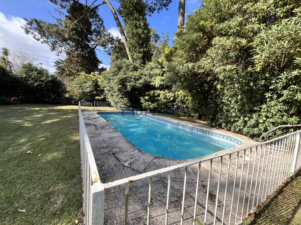 Casa ID.161 - VENTA CASA DE 5 DORMITORIOS EN PLAYA  MANSA PUNTA DEL ESTE