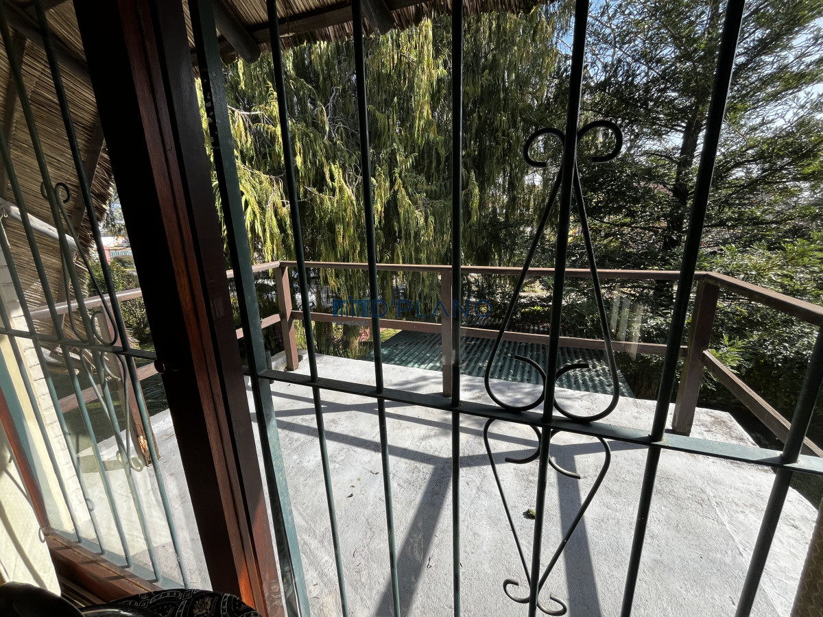 Casa ID.164 - VENTA CASA DE 5 DORMITORIOS BARRIO MONACO 