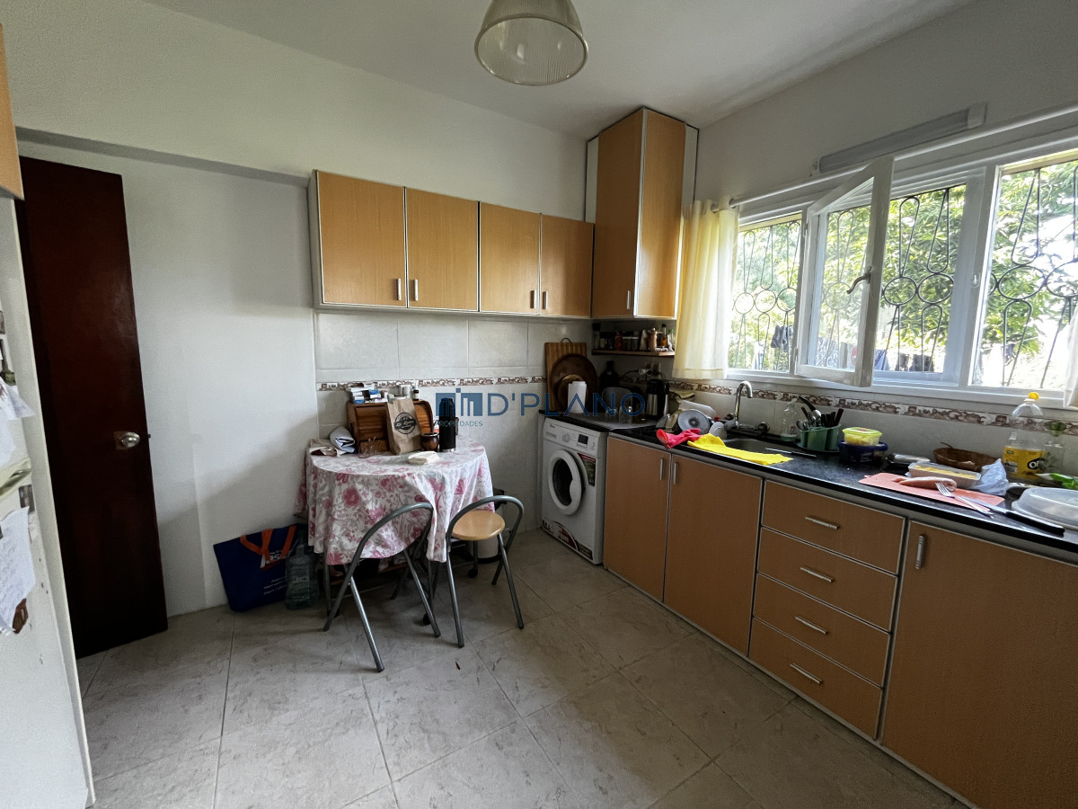 Casa ID.164 - VENTA CASA DE 5 DORMITORIOS BARRIO MONACO 