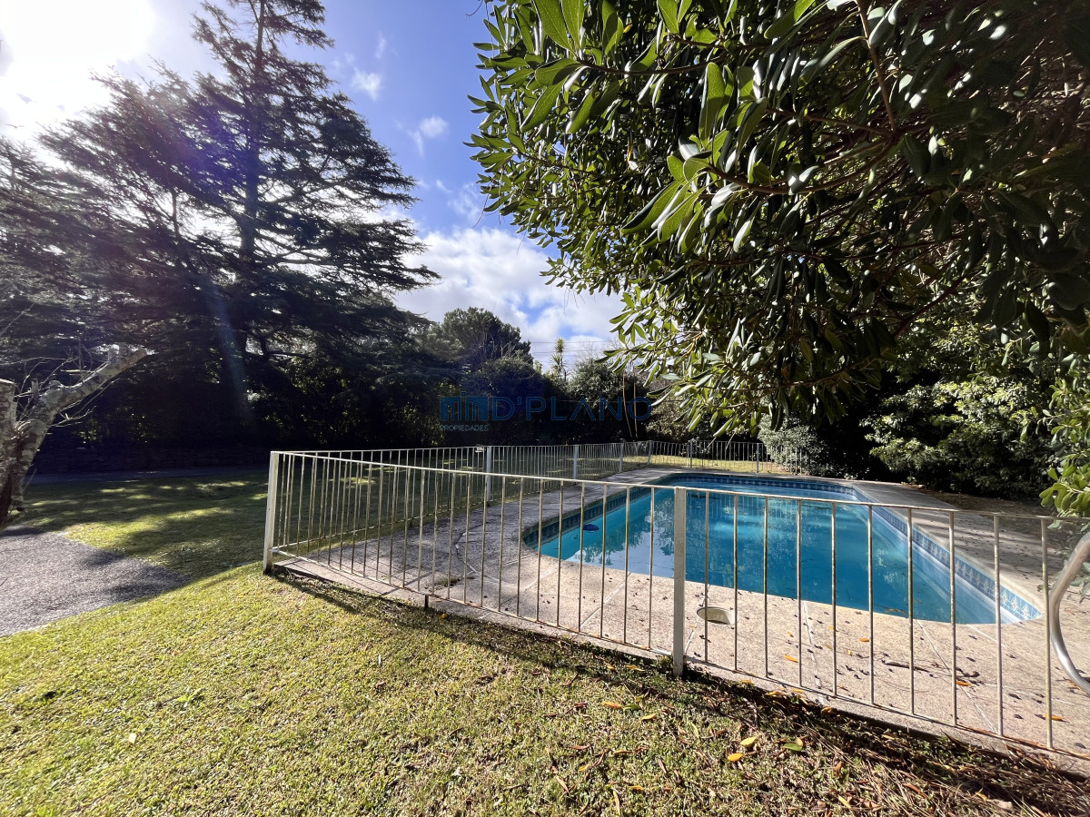 Casa ID.161 - VENTA CASA DE 5 DORMITORIOS EN PLAYA  MANSA PUNTA DEL ESTE