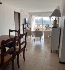Venta apartamento en Av. Roosevelt. 3 dormitorios.