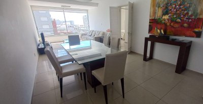 Centrico, 2 dormitorios con 2 baños - ZEN2574A