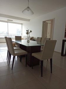 Centrico, 2 dormitorios con 2 baños - ZEN2574A