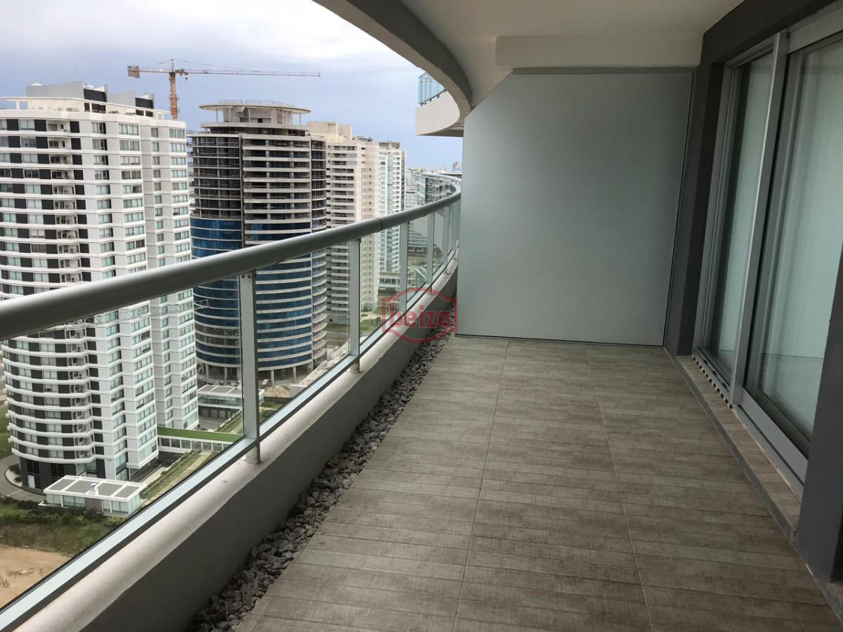 Parada 10 de Playa Brava - Apartamento de 2 dormitorios en suite - BZA163726A