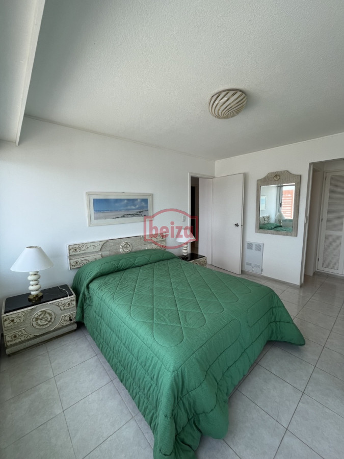 Apartamento ID.28/Apartamentos-en-Alquiler--Beiza-Propiedades - Apartamento en Peninsula, 2 dormitorios *